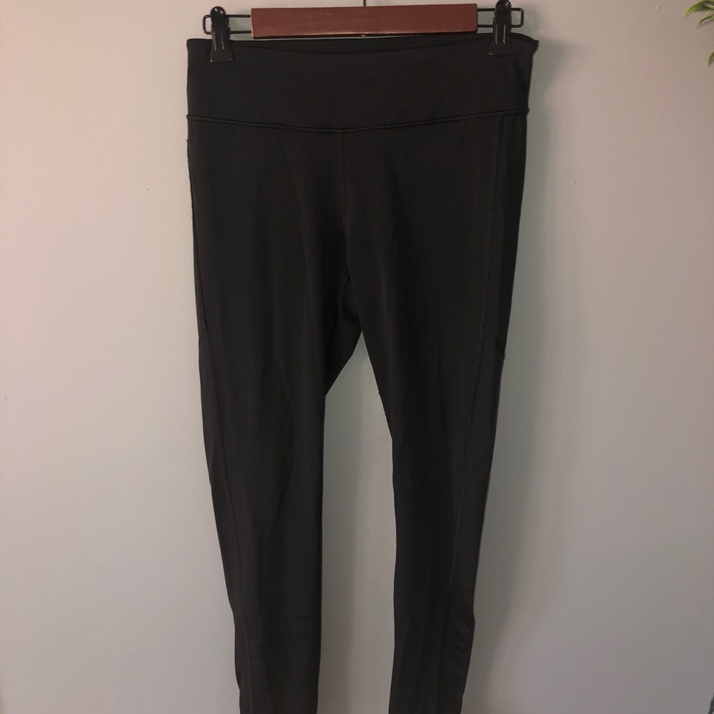 Black Victoria’s Secret sport leggings